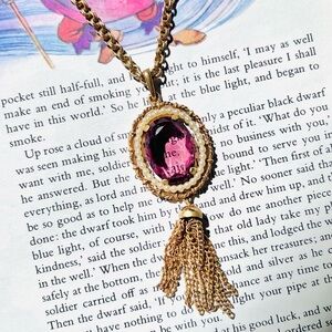 Vintage 1972 Avon Purple Faceted Glass Pearls & Tassel Pendant Gold Necklace